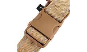 Imbracatura per cane riflettente marrone con imbottitura morbida e design no-pull, visibilità migliorata, fibbia sicura.