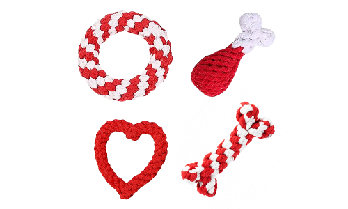 Set aus vier roten und weißen Seil-Hundespielzeugen, inklusive Ring, Drumstick, Herz und Knochen, für interaktives Spielen.